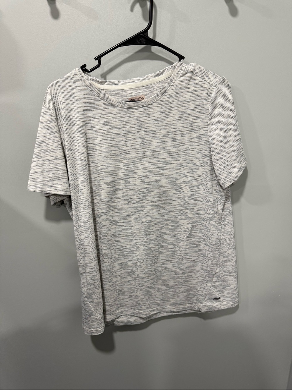 Womens mondetta active top size large